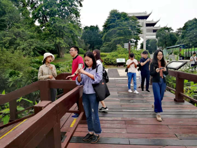 华南师范大学旅游管理学院学术型研究生到海珠湿地开展移动课堂